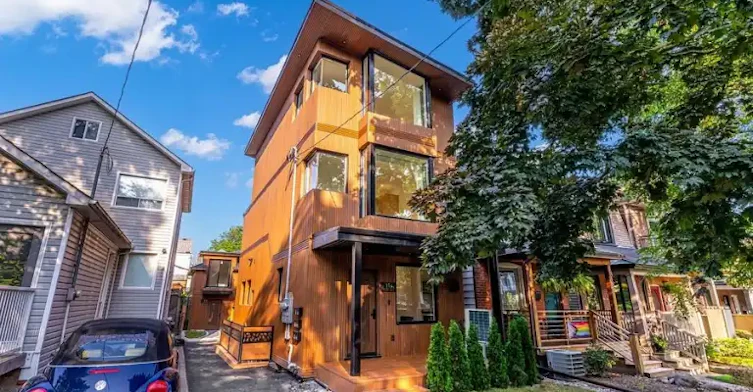 11 Condor Avenue, Toronto, ON, M4J 3M5 - 10