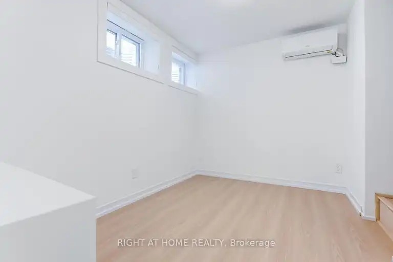 11 Condor Avenue, Toronto, ON, M4J 3M5 - 8