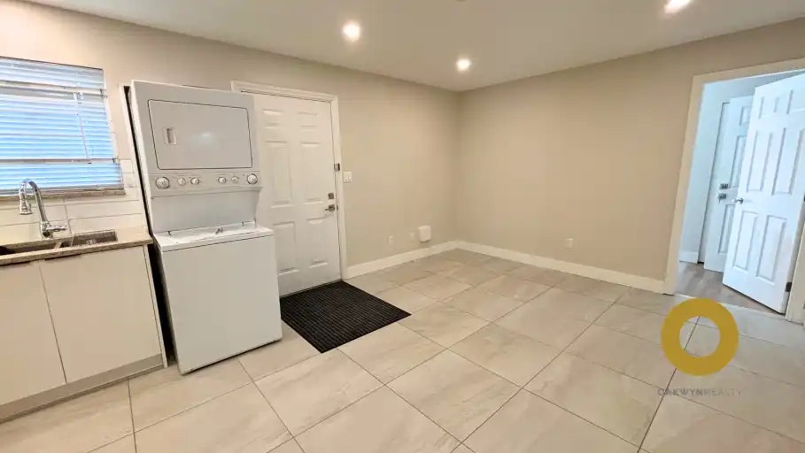2821 Victoria Drive, Vancouver, BC, V5N 4L5 - 4