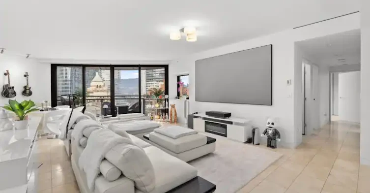 838 West Hastings Street, Vancouver, BC, V6C 0A6 - 2
