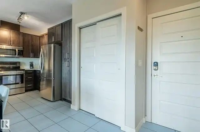 5151 Windermere Boulevard South West, Edmonton, AB, T6W 2K4 - 4