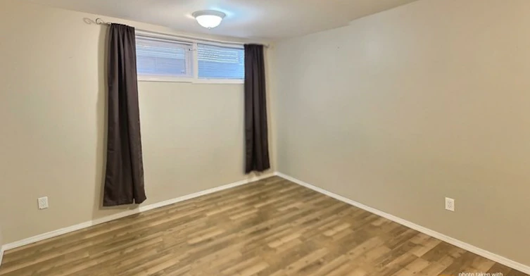 11355 55 Street NW, Edmonton, AB, T5W 3P6 - 6