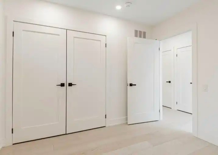 20 Leslie Garden Lane, Toronto, ON, M4M 3B4 - 18