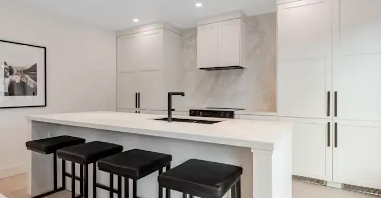20 Leslie Garden Lane, Toronto, ON, M4M 3B4 - 5
