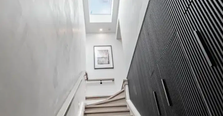 20 Leslie Garden Lane, Toronto, ON, M4M 3B4 - 2