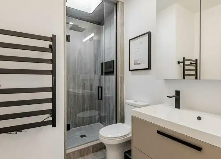 20 Leslie Garden Lane, Toronto, ON, M4M 3B4 - 19