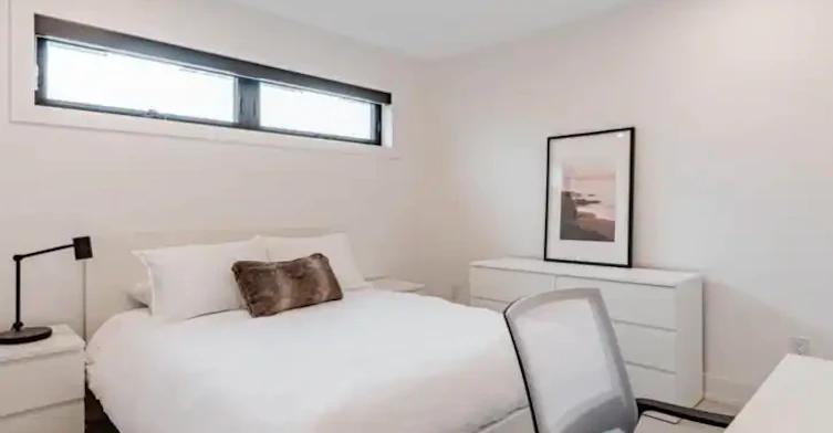 20 Leslie Garden Lane, Toronto, ON, M4M 3B4 - 15