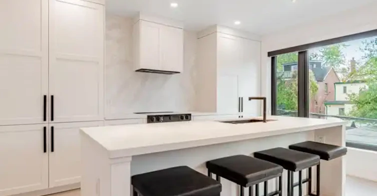 20 Leslie Garden Lane, Toronto, ON, M4M 3B4 - 6