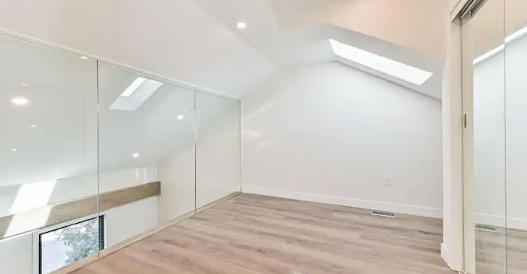 180 Broadview Avenue, Toronto, ON, M4M 2G5 - 8
