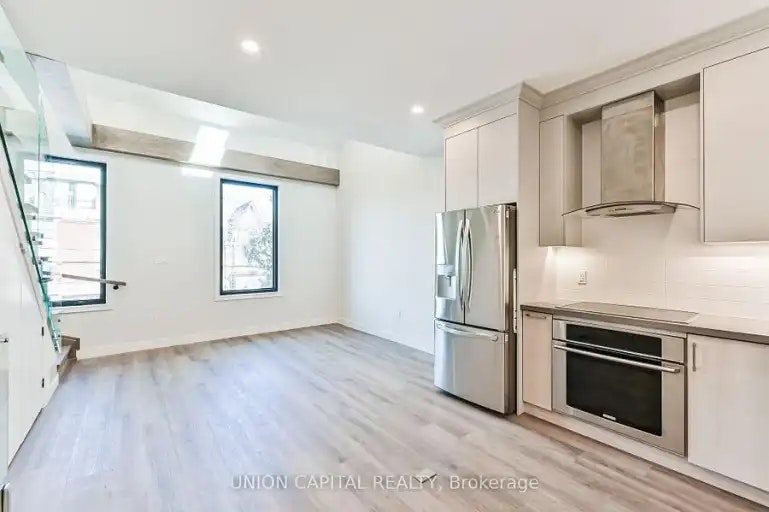180 Broadview Avenue, Toronto, ON, M4M 2G5 - 11
