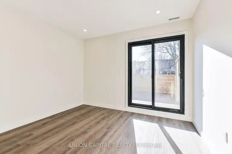 180 Broadview Avenue, Toronto, ON, M4M 2G5 - 5