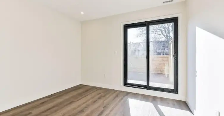 180 Broadview Avenue, Toronto, ON, M4M 2G5 - 5