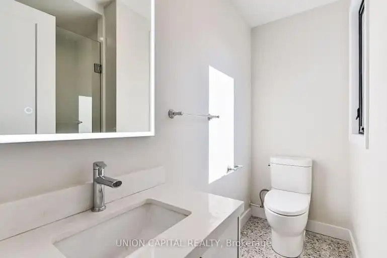 180 Broadview Avenue, Toronto, ON, M4M 2G5 - 10