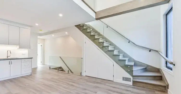 180 Broadview Avenue, Toronto, ON, M4M 2G5