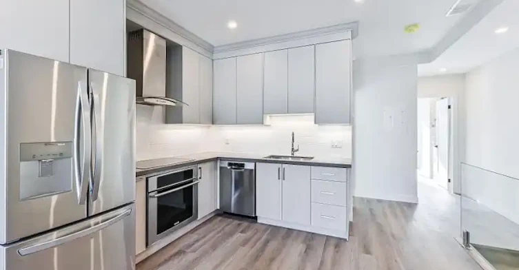 180 Broadview Avenue, Toronto, ON, M4M 2G5 - 2