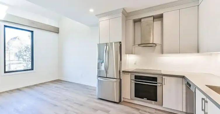 180 Broadview Avenue, Toronto, ON, M4M 2G5 - 7