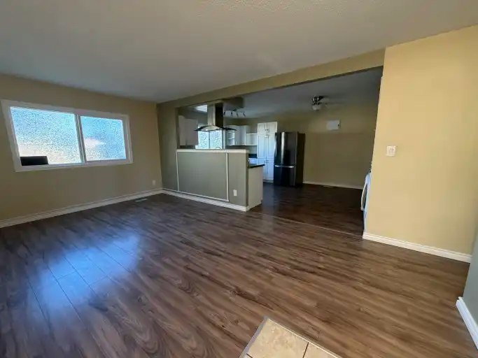 11320 97 Street, Grande Prairie, AB, T8V 3M9 - 2