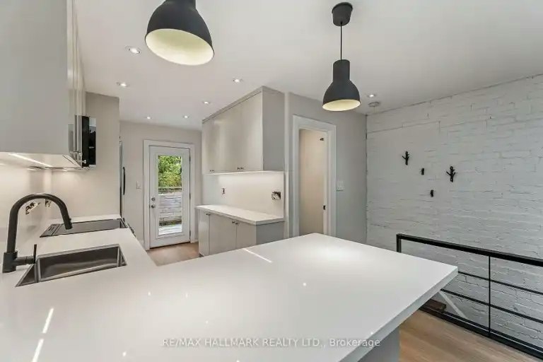 229 Kingston Road, Toronto, ON, M4L 1T5 - 2