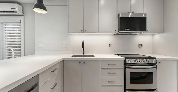 229 Kingston Road, Toronto, ON, M4L 1T5 - 5