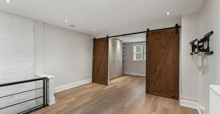 229 Kingston Road, Toronto, ON, M4L 1T5 - 9