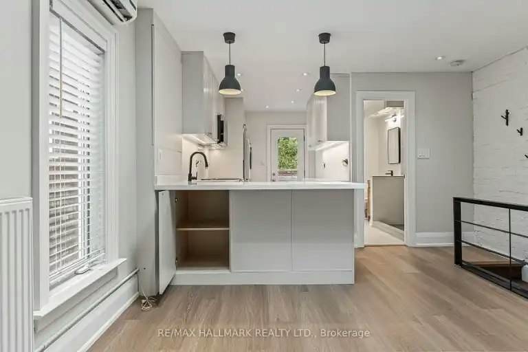 229 Kingston Road, Toronto, ON, M4L 1T5 - 4