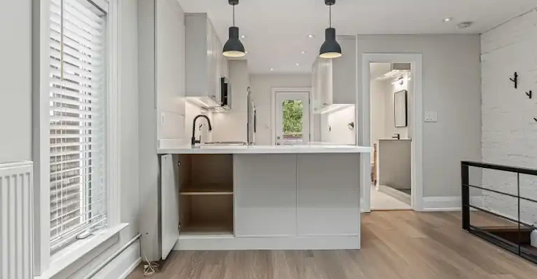 229 Kingston Road, Toronto, ON, M4L 1T5 - 4