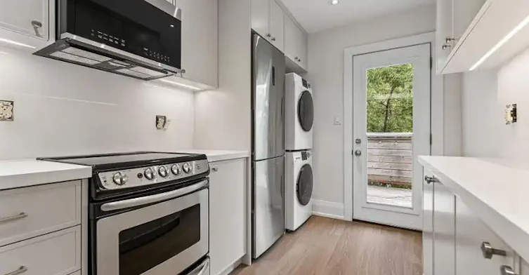 229 Kingston Road, Toronto, ON, M4L 1T5 - 12