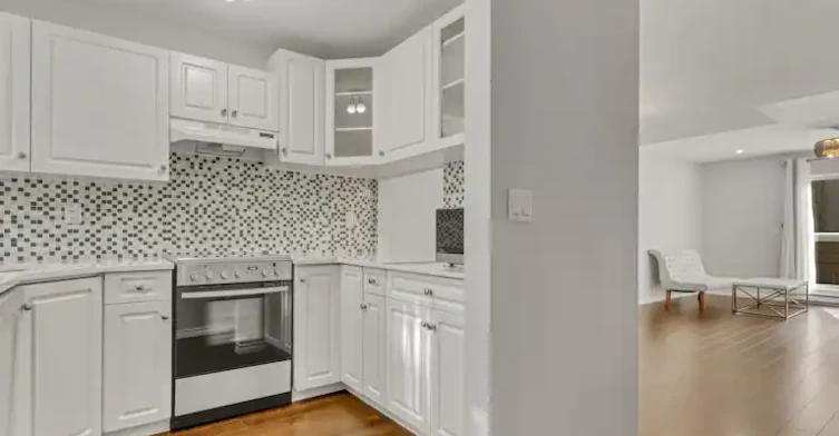 1535 Saint Georges Avenue, North Vancouver, BC, V7L 3J6 - 3