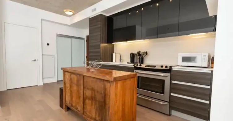 1190 Dundas Street East, Toronto, ON, M4M 0C5 - 6