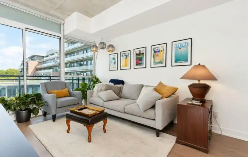 1190 Dundas Street East, Toronto, ON, M4M 0C5
