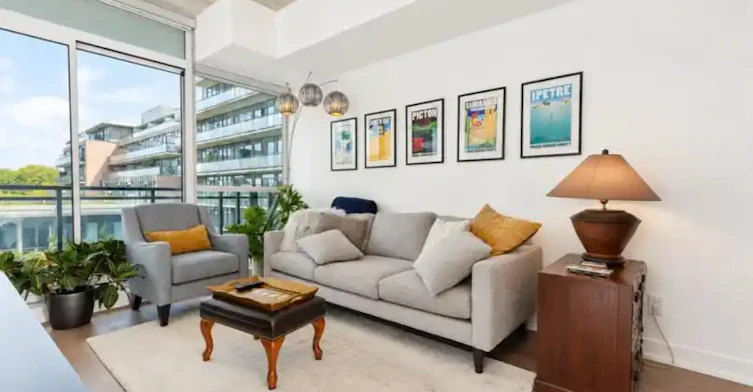 1190 Dundas Street East, Toronto, ON, M4M 0C5