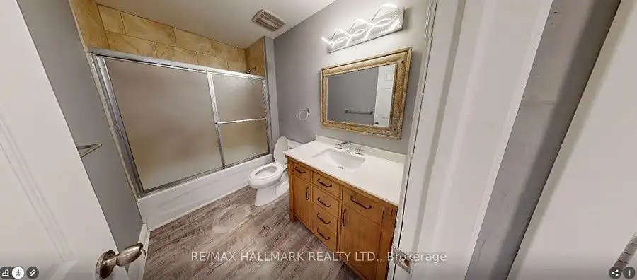 1610 Queen Street East, Toronto, ON, M4L 1E5 - 4