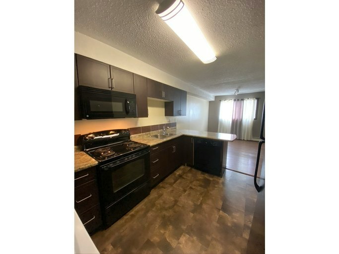 5304 54 Avenue, Cold Lake, AB, T9M 1W5 - 3