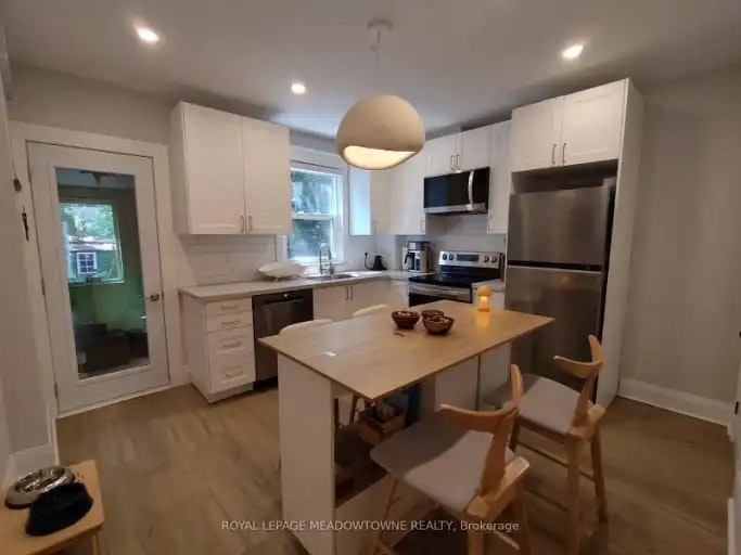 25 Copeland Avenue, Toronto, ON, M4C 1A9 - 12