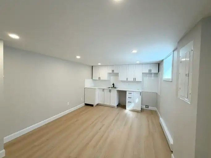 1222 Johnson Street, Kingston, ON, K7M 2P2