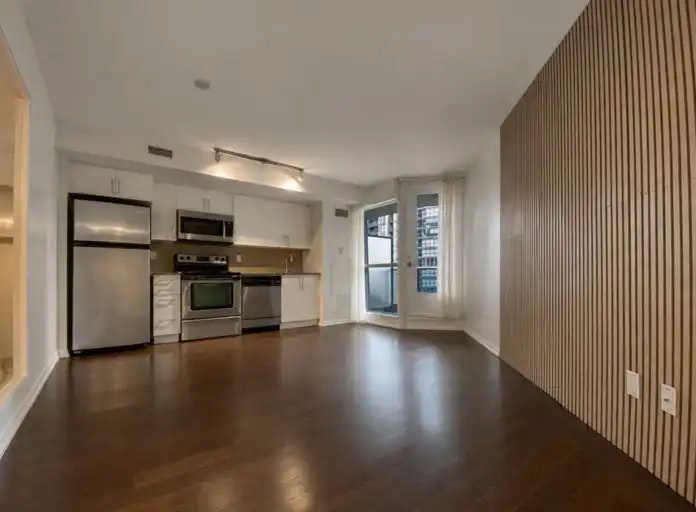 209 Fort York Boulevard, Toronto, ON, M5V 4A1 - 4