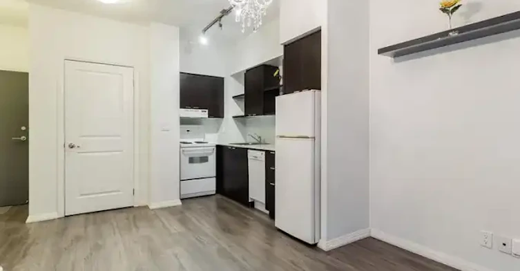 35 Hayden Street, Toronto, ON, M4Y 3C3 - 5