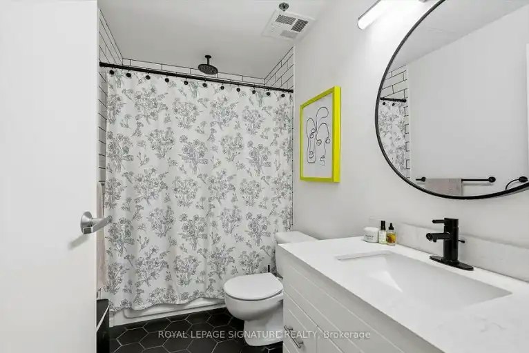 383 Adelaide Street East, Toronto, ON, M5A 1N3