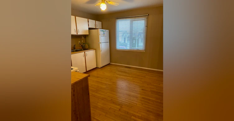 4350 38 Street Northwest, Edmonton, AB, T6L 4K4 - 5