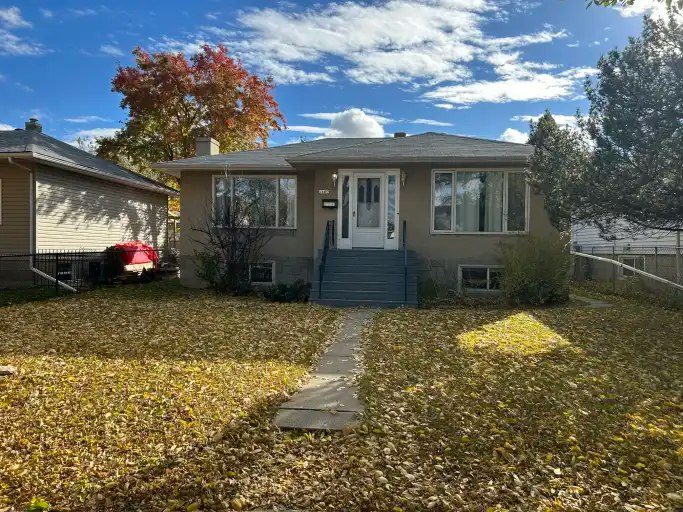 9719 72 Avenue, Edmonton, AB, T6E 0Y9 - 12
