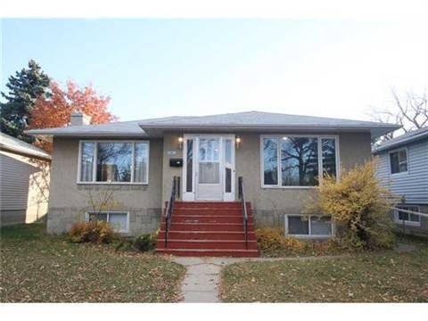 9719 72 Avenue, Edmonton, AB, T6E 0Y9 - 2