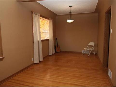 9719 72 Avenue, Edmonton, AB, T6E 0Y9 - 11