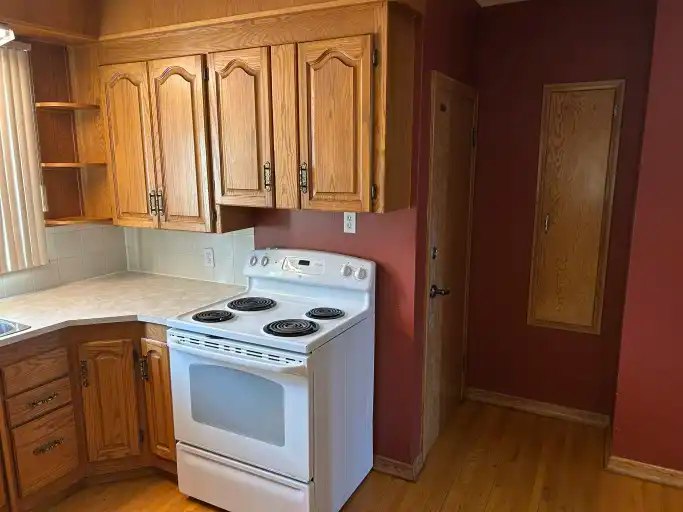 9719 72 Avenue, Edmonton, AB, T6E 0Y9 - 16