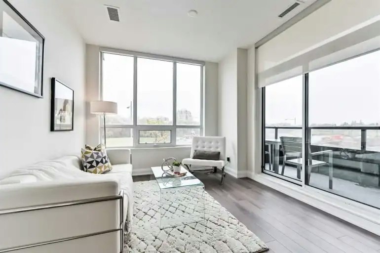 25 Water Walk Drive, Markham, ON, L6G 0G3 - 9