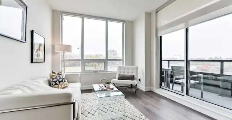 25 Water Walk Drive, Markham, ON, L6G 0G3 - 9