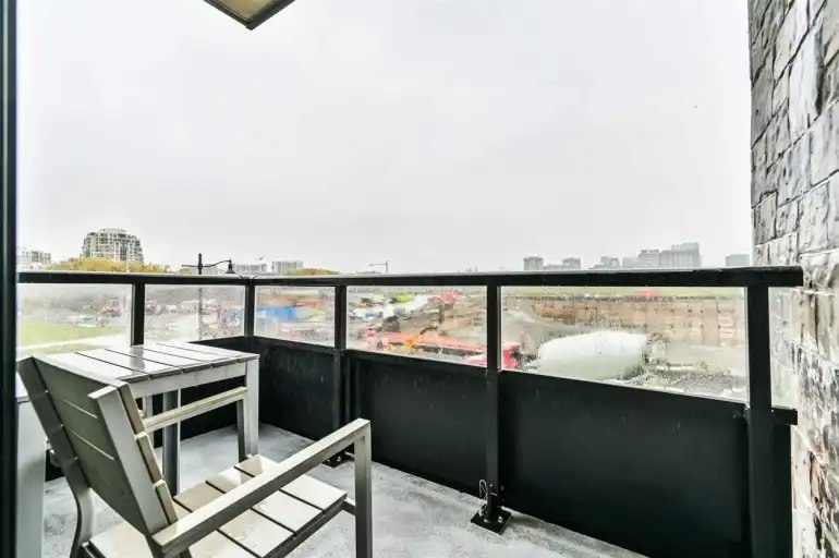25 Water Walk Drive, Markham, ON, L6G 0G3 - 16