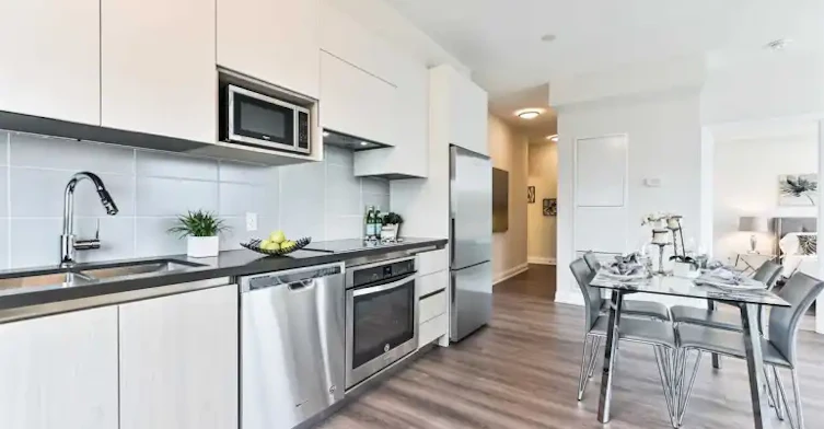 25 Water Walk Drive, Markham, ON, L6G 0G3 - 7