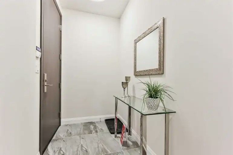 25 Water Walk Drive, Markham, ON, L6G 0G3 - 3