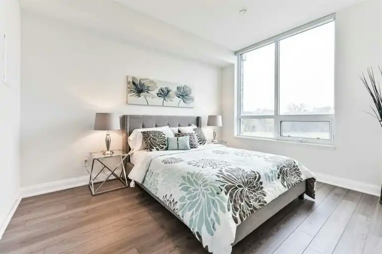 25 Water Walk Drive, Markham, ON, L6G 0G3 - 12