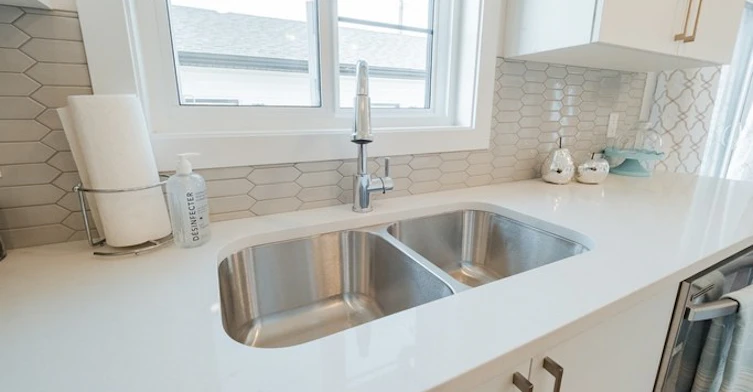 15211 103 Avenue Northwest, Edmonton, AB, T5P 1Y2 - 10